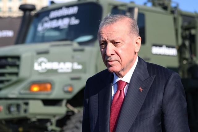 Cumhurbaşkanı Erdoğan, SAHA EXPO fuarında stantları ziyaret etti