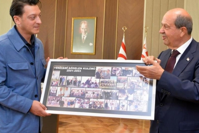 Mesut Özil'den FIFA ve UEFA'ya KKTC Çağrısı