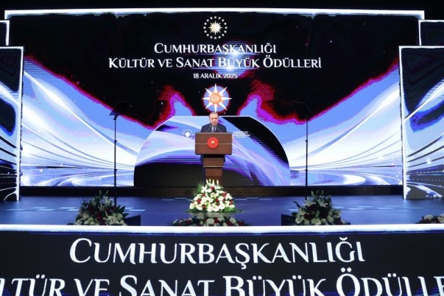 Cumhurbaşkanı Erdoğan: "Filistin halkının yanında eğilmeden, bükülmeden dimdik duruyoruz"