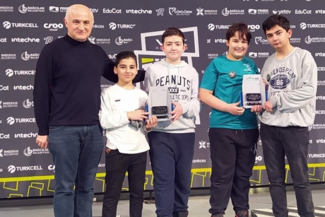 SANKO Okulları VEX IQ Robot yarışmasında Türkiye birincisi ve üçüncüsü oldu