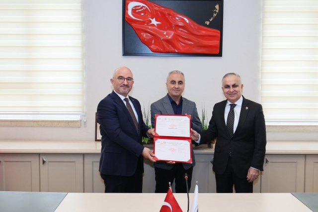 GAÜN’DE İKİ ARAŞTIRMA MERKEZİNİN KALİTE SÜRECİ TESCİLLENDİ