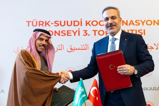 Türkiye ile Suudi Arabistan arasında diplomatik ve hususi pasaportlara vize muafiyeti anlaşması imzalandı