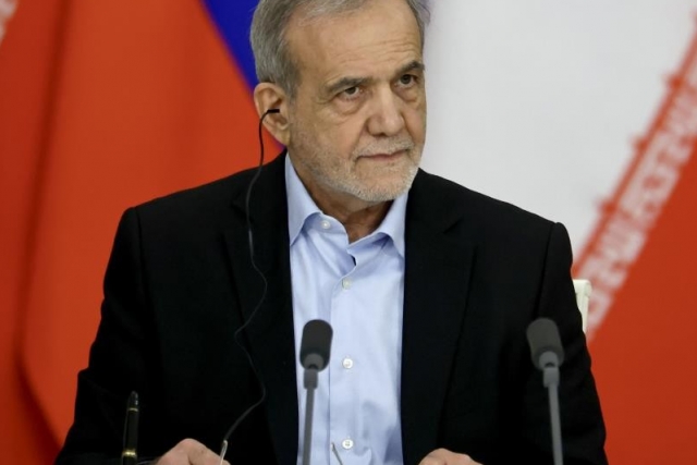Pezeşkiyan: "Hiçbir toplum büyük zorlukları sıkıntı çekmeden aşamaz"