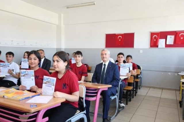 Şahinbey Belediyesi'nden sınava hazırlanan öğrencilere destek