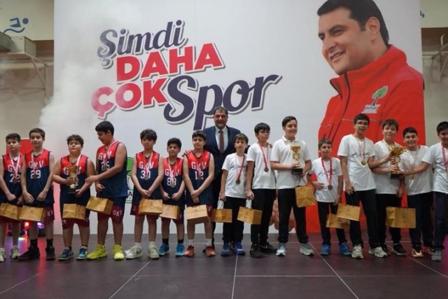 Şehitkamil’de 2. küme sportif müsabakaları coşkusu ödül töreniyle taçlandı