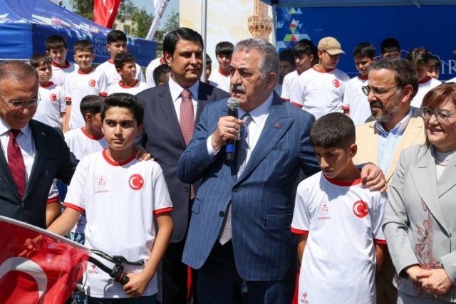 Fatma Şahin'den yaz Kur'an Kursu öğrencilerine bisiklet müjdesi