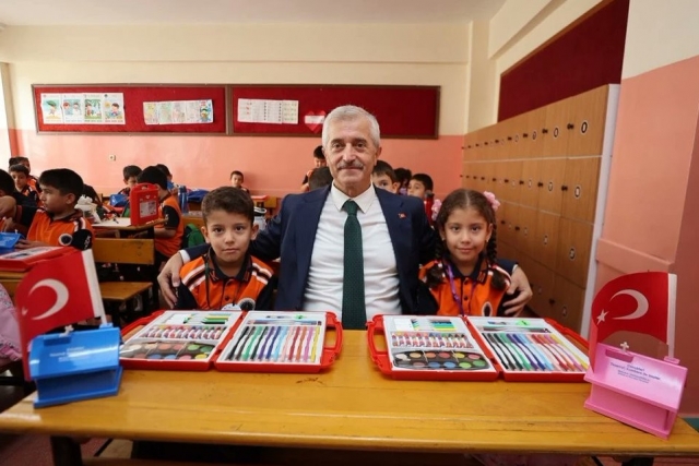 Şahinbey Belediyesi’nden öğrencilere yeni eğitim yılında destek
