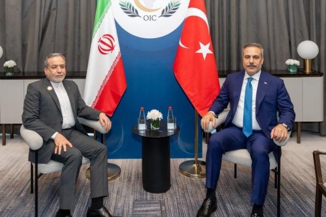 Bakan Fidan, İran Dışişleri Bakanı Arakçi ile görüştü