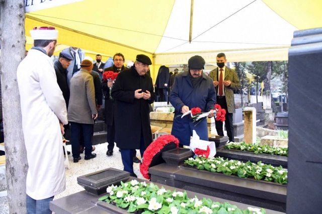 SANKO’nun kurucusu Sani Konukoğlu, mezarı başında anıldı