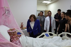 MİNİK FATMA ŞAHİN’İ İLK ZİYARET EDEN İSİM BAŞKAN FATMA ŞAHİN OLDU