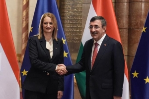 YILMAZ, MACAR DEVRİMİ ANMA ETKİNLİĞİNE KATILDI