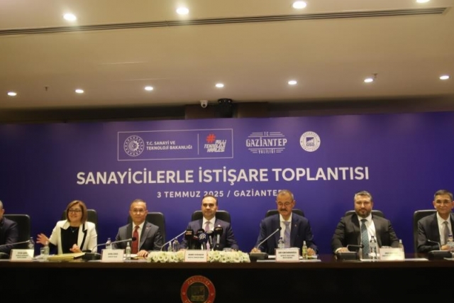 Bakan Kacır: "Savunma sanayi, ülkemizin yüksek teknolojili ürün ihracatının 10 milyar dolara yaklaşmasına katkı sağladı"