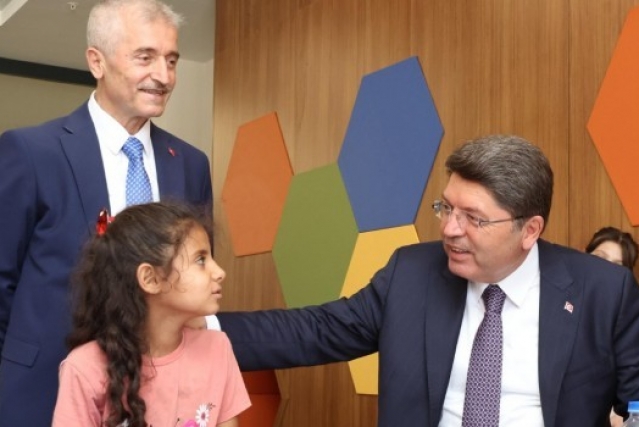 ADALET BAKANI TUNÇ’TAN ŞAHİNBEY BELEDİYESİ’NİN HİZMETLERİNE TAM NOT