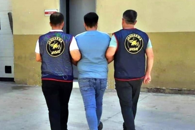 Kesinleşmiş hapis cezasıyla aranan 3 şahıs yakalandı