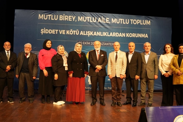 “Gaziantep’te ‘Mutlu Toplum Paneli’ne Yoğun İlgi”