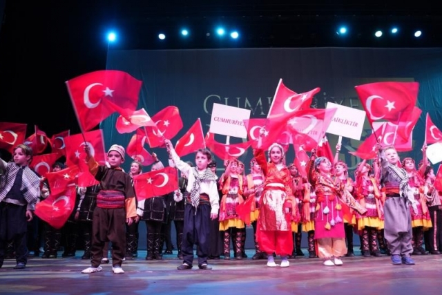 Şehitkamil’de 29 Ekim coşkusu Cumhuriyet dansı ile taçlandı