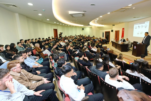 GAÜN’DE “ÖZEL SEKTÖRDE MÜHENDİSLERİ NE BEKLİYOR?” ETKİNLİĞİ GERÇEKLEŞTİ