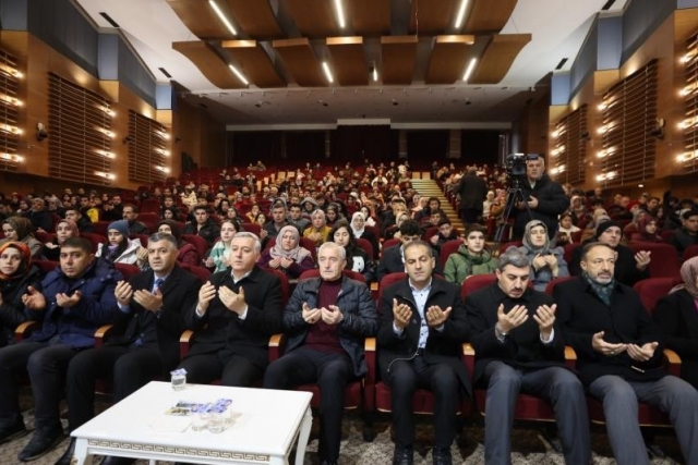 Tahmazoğlu, Umre'ye gidecek gençlerle bir araya geldi