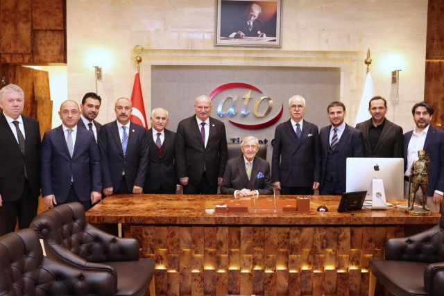 ATO BAŞKANI BARAN, KOÇ HOLDİNG ŞEREF BAŞKANI RAHMİ M. KOÇ VE SEMAHAT ARSEL’İ KONUK ETTİ.