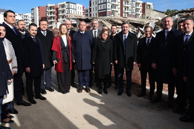 CUMHURBAŞKANI YARDIMCISI CEVDET YILMAZ, DEPREM ANMA MÜZESİ PROJE ALANINI ZİYARET ETTİ