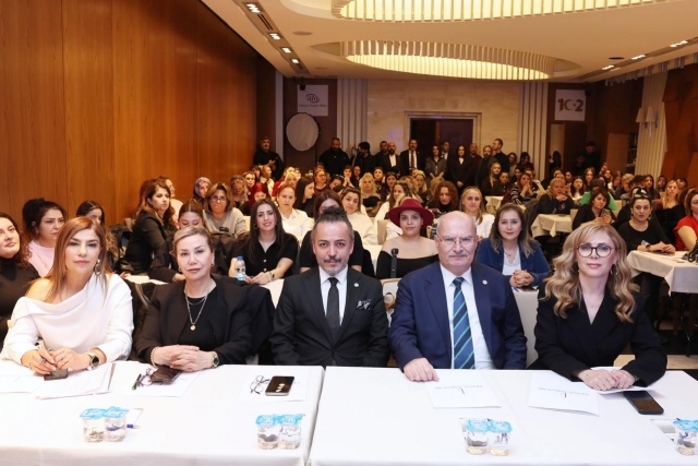 ANKARA TİCARET ODASI’NDAN KUAFÖR VE GÜZELLİK SEKTÖRÜ İÇİN MAKYAJ EĞİTİMİ…