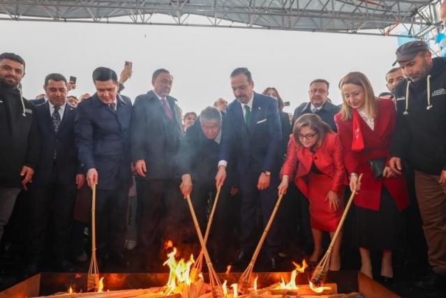 Gaziantep'te nevruz coşkusu: Birlik ve kardeşlik mesajları verildi, geleneksel ritüeller yaşatıldı