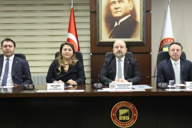 MOBİLYA SEKTÖRÜNÜN SORUNLARI VE GELECEĞİ GSO’DA KONUŞULDU