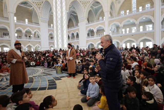 ŞAHİNBEY MİLLET CAMİİ'NDE ÇOCUK SESLERİ