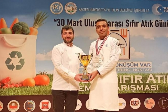 GAÜN’LÜ ÖĞRENCİDEN SIFIR ATIK TEMALI YARIŞMADA ÖNEMLİ BAŞARI
