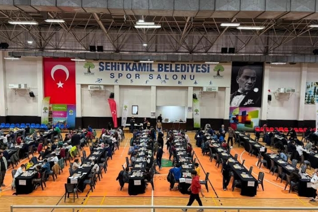 ŞEHİTKAMİL’DE HAMLELER VEFA İÇİN ATILDI  250 SPORCU AYNI HEYECANDA BULUŞTU
