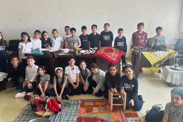 GKV’li öğrencilerden zamanda yolculuk sergisi