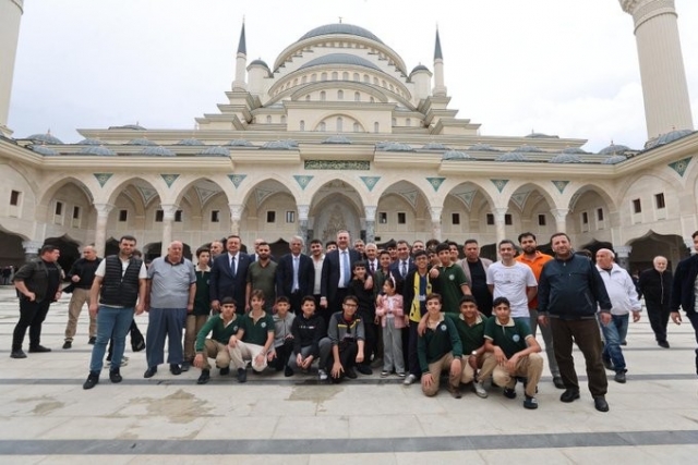 ŞAHİNBEY’DE GENÇLERLE BULUŞTULAR
