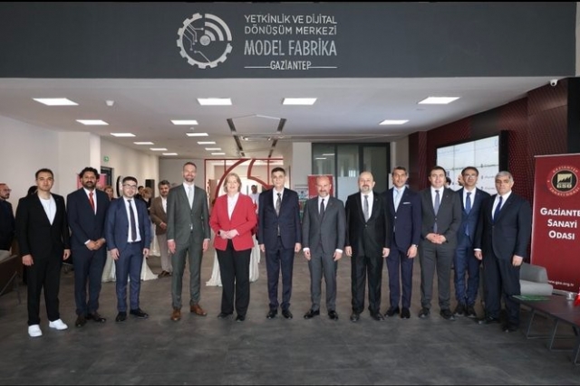 Almanya Bakanı Bas’tan GSOMEM ve Model Fabrika’ya Ziyaret