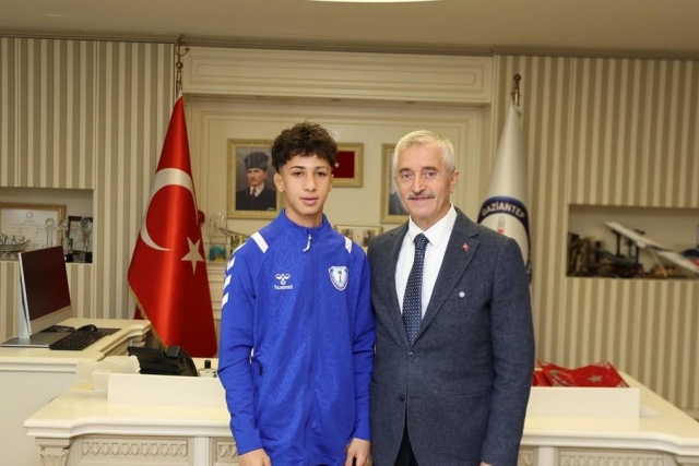 U17 AVRUPA ŞAMPİYONASI’NDA MUHAMMED GÖLHA’DAN GÜMÜŞ MADALYA