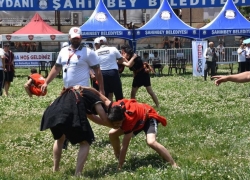 Şahinbey, Okul Sporları Aba Güreşi Türkiye Şampiyonası'na ev sahipliği yaptı