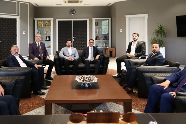 KKTC ÖNCEKİ DÖNEM CUMHURBAŞKANI ERSİN TATAR’DAN REKTÖR DOĞAN’A ZİYARET