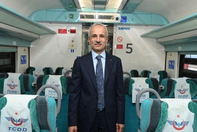 Bakan Uraloğlu: "Milli Elektrikli Tren Setlerimizi devreye alıyoruz"
