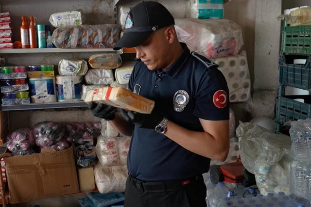Şehitkamil’de Denetimler Sıklaştı: Tarihi Geçmiş Ürün Satan İşletme Kapatıldı