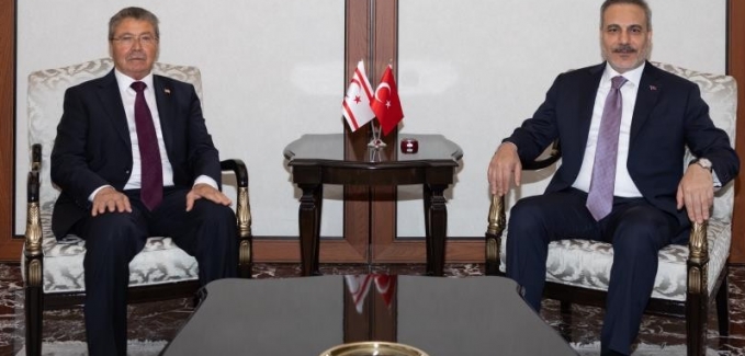 Bakan Fidan, KKTC Başbakanı Üstel ile görüştü