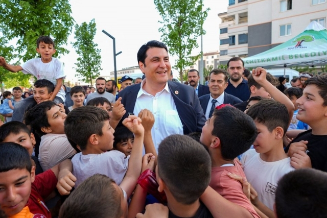 Başkan Yılmaz’dan Öğrencilere 8 Bin TL’lik Eğitim Desteği!