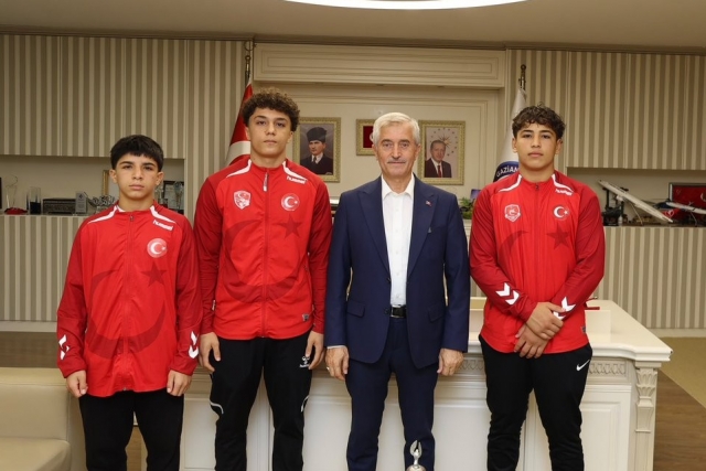 Şahinbeyli Güreşçiler Balkan Şampiyonası Yolunda