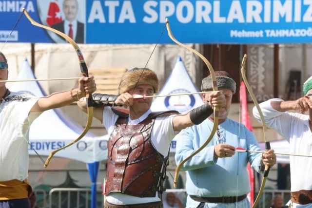 Aksaçlılar Şahinbey’de ok attı Aksaçlılar Şahinbey’de ok attı