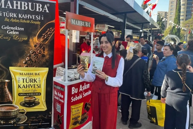 Gaziantep’te Mahbuba Standına Yoğun İlgi: "Tüm Vatandaşları Bekliyoruz" Gaziantep’te Mahbuba Standına Yoğun İlgi: "Tüm Vatandaşları Bekliyoruz"