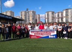 Şahinbey’de Cumhuriyet coşkusu sahalara taşındı