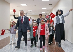GAÜN’lü Miniklerden Cumhuriyet Bayramı Yürüyüşü