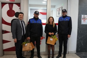 ŞEHİTKAMİL’DE ÖĞRETMENLER UNUTULMADI  ŞEHİTKAMİL’DEN 24 KASIM ÖĞRETMENLER GÜNÜ’NE ÇİÇEKLİ KUTLAMA