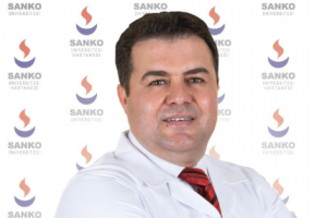 Doç. Dr. Tanrıverdi: "HIV, tüm yaş gruplarında enfeksiyona neden olan bir virüstür"