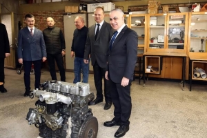 REKTÖR PROF. DR. DOĞAN MAKİNE MÜHENDİSLİĞİ AKADEMİSYENLERİYLE BULUŞTU