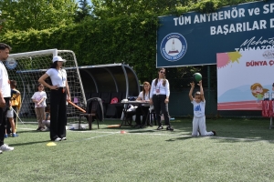 DÜNYA ÇOCUK ATLETİZM GÜNÜ’NDE 200 ÇOCUK SPORLA BULUŞTU