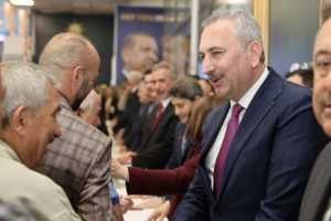 Ak Parti Gaziantep’te Tarihi Bayramlaşma İzdihamı, Tıpkı 2002 Ruhu Gibi